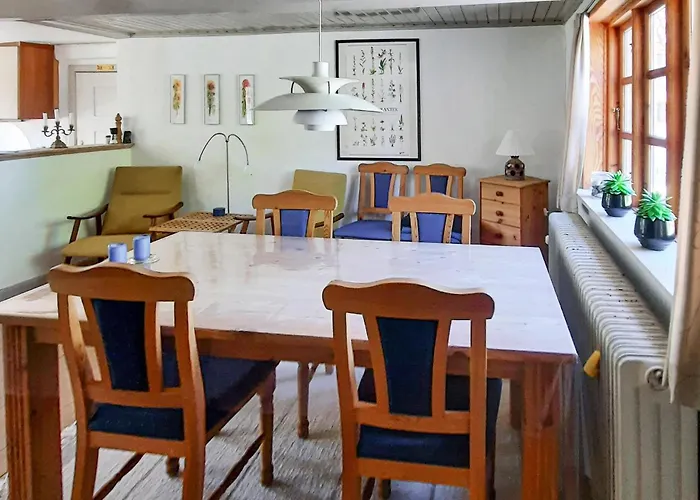 2 Bedroom Amazing In Casa vacanze